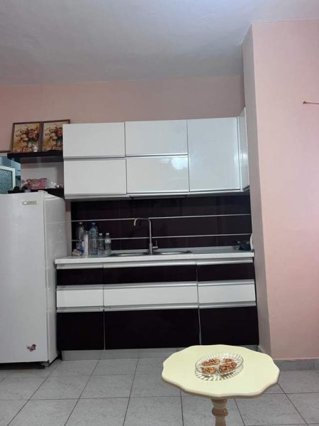 OKAZION - Apartament me qira Shkembi Kavajes (prane Hotel Majestic)