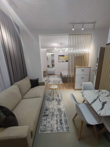 Pogradec, jepet me qera apartamen  ne Pogradec  perball liqenit  t Kati 2,    (Ne qender perball Hotel Enkelanes ,)