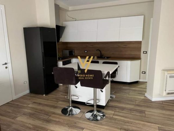 Tirane, jepet me qera apartament 2+1 Kati 1, 130 m² 700 Euro (LIQENI I THATE)