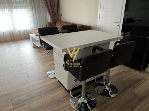 Tirane, jepet me qera apartament 2+1 Kati 1, 130 m² 700 Euro (LIQENI I THATE)