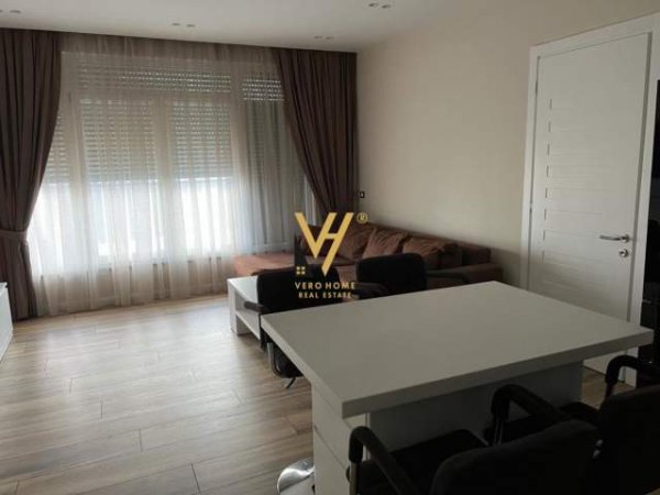 Tirane, jepet me qera apartament 2+1 Kati 1, 130 m² 700 Euro (LIQENI I THATE)