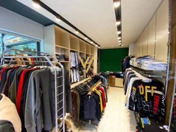Tirane, shitet dyqan Kati 0, 41 m² 365.000 Euro (PRANE QENDRES TREGTARE TOPTANI)