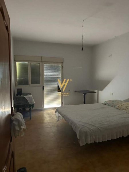 Durres, jepet me qera apartament 3+1 Kati 8, 165 m² 400 Euro (vollga)