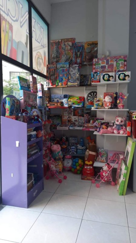 Tirane, Shitet biznes kancelarie i kompletuar (Astir)