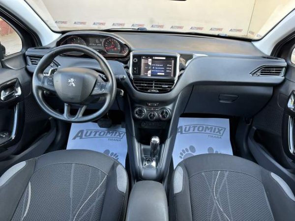 Tirane, shes makine Peugeot 208 Viti 2012, 6.900 Euro