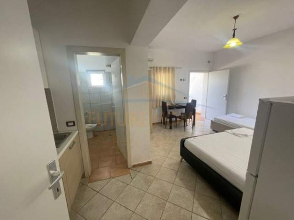 Durres, shitet hotel 500 m² 650.000 Euro (Mali i Robit)