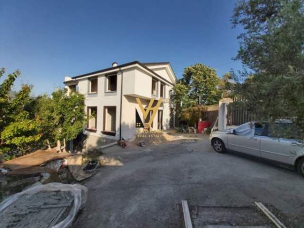 Tirane, jepet me qera Vile 5+1 Kati 0, 700 m² 3.000 Euro (RRUGA DERVISH SHABA)