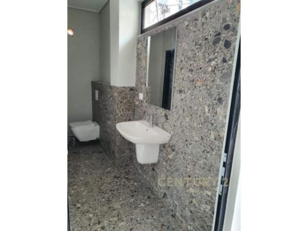 Tirane, shitet ambjent biznesi Kati 0, 90 m² 180.000 Euro