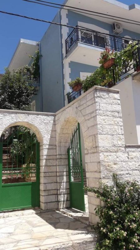 Sarande, jepet me qera apartament ne plazh 45 euro/nata (Shtepi pushimi)