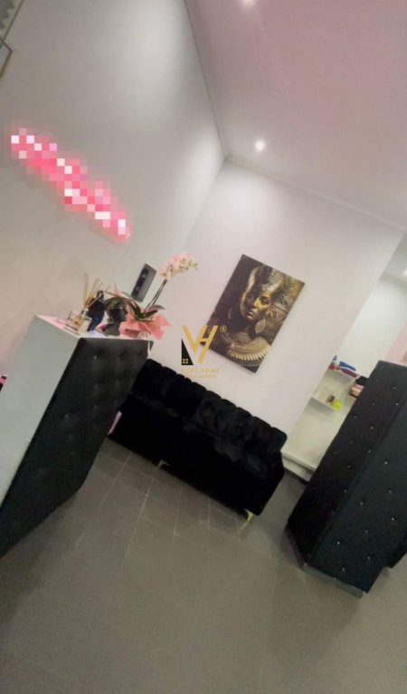 Tirane, shitet dyqan Kati 0, 44 m² 88.000 Euro (21 DHJETORI)