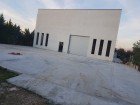 Tirane, shes ambjent biznesi Kati 0, 1.000 m2 ndertim, 8200m2 truall per 1.150.000 Euro (Rruga e Rinasit)