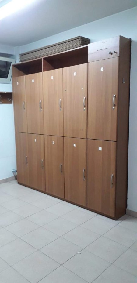 Tirane, shes Garderobe me 50 dollape per palester 70.000 Leke