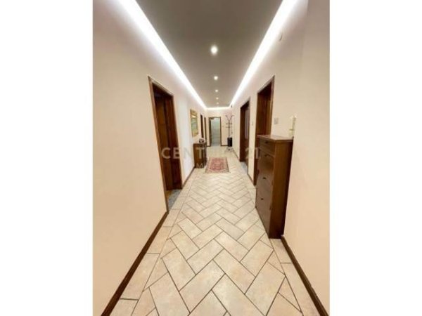 Tirane, jap me qera apartament 3+1+BLK Kati 5, 130 m² 1.000 Euro (Prane shkolles 11 Janari Tirana, Albania)