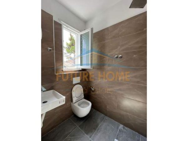 Durres, shitet ambjent biznesi 648 m² 1.000.000 Euro (GOLEM)