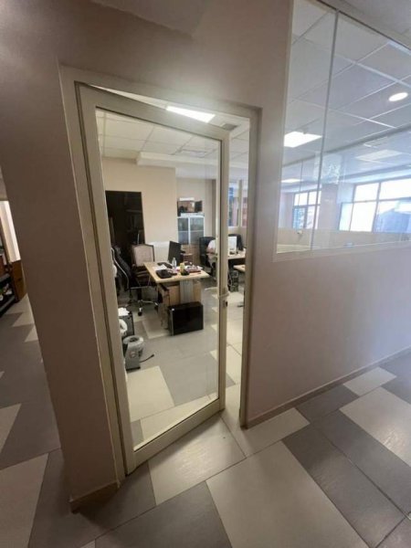 Tirane, shes zyre Kati 1, 350 m² 595.000 Euro (Rruga e Elbasanit)