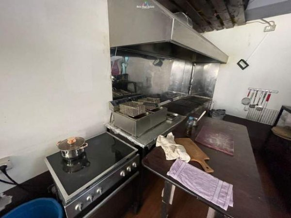 Tirane, shes ambjent biznesi Kati 0, 220 m² 15000 Euro (selvia)