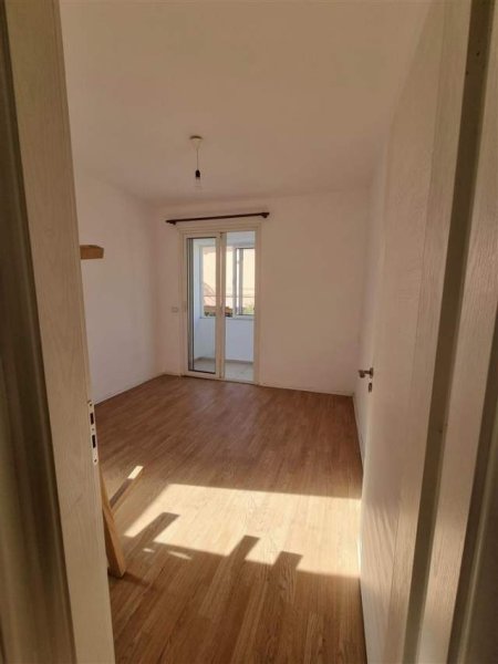 Tirane, shes zyre Kati 1, 57 m² 82.000 Euro (21 Dhjetori)
