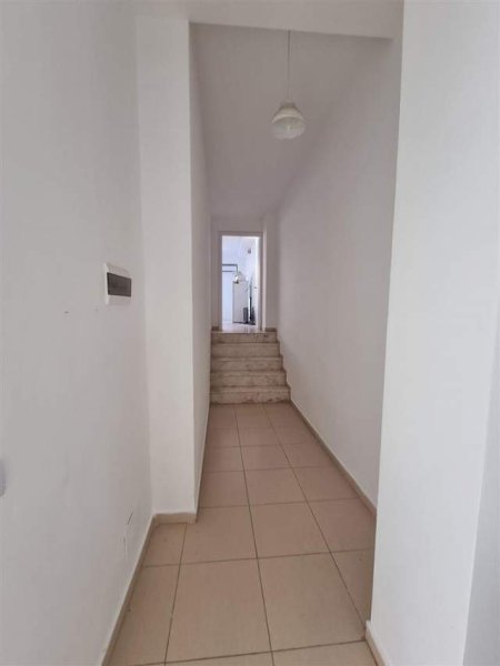 Tirane, shes zyre Kati 1, 57 m² 82.000 Euro (21 Dhjetori)