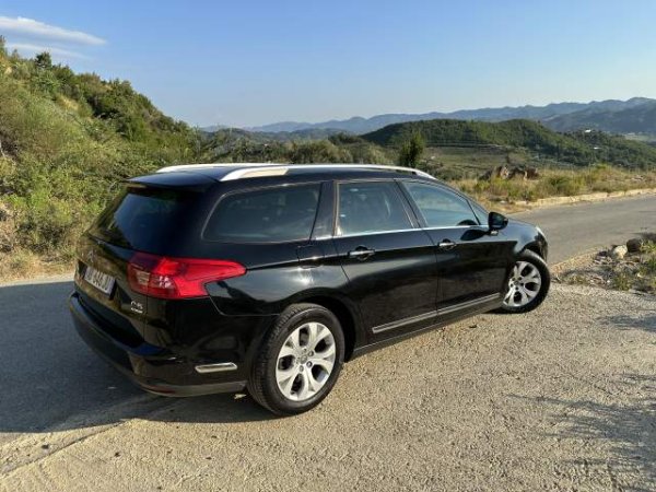 Tirane, shes Citroen C5 Exlusive Full options 2.0 hdi Automat viti 2009
