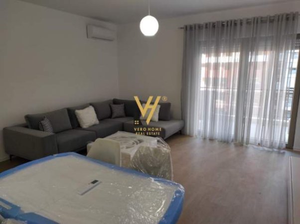 Tirane, jepet me qera apartament 2+1 Kati 3, 95 m² 900 Euro (deliorgji)