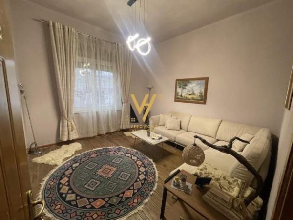 Tirane, jepet me qera apartament 3+1 Kati 0, 150 m² 750 Euro (TEK SHKOLLA “ PARTIZANI”, NE RRUGEN 4 DËSHMORË)