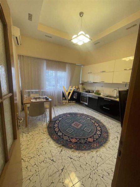 Tirane, jepet me qera apartament 3+1 Kati 0, 150 m² 750 Euro (TEK SHKOLLA “ PARTIZANI”, NE RRUGEN 4 DËSHMORË)