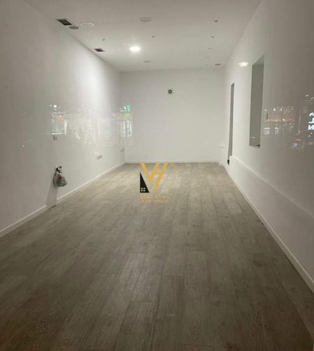 Tirane, shitet dyqan Kati 0, 52 m² 250.000 Euro (rruga bardhyl)
