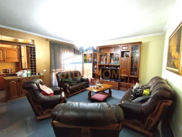 Tirane, shitet apartament 2+1+A+BLK Kati 6, 138 m² 165.000 Euro (Komuna e Parisit)