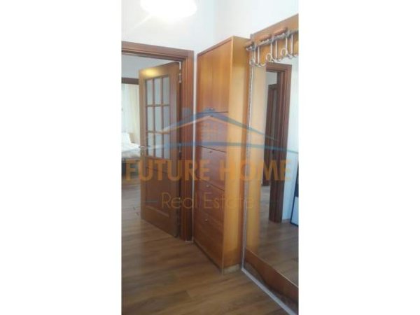 Tirane, jap me qera apartament 2+1+BLK Kati 7, 117 m² 750 Euro (Rruga Vaso Pasha)