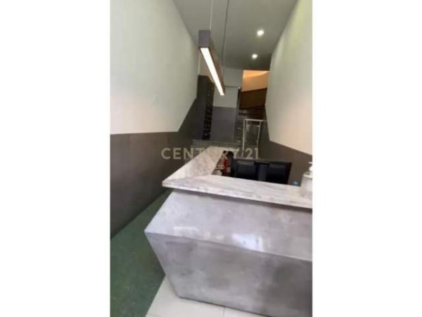 Tirane, shes ambjent biznesi Kati 1, 380 m² 700.000 Euro (Ish Stacioni i Fundit i Tiranes se Re)