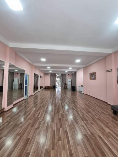 Tirane, shitet ambjent biznesi Kati 1, 140 m² 350.000 Euro (nikolla jorga)
