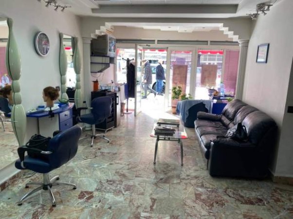 Tirane, shitet ambjent biznesi Kati 0, 40 m² 100.000 Euro (Komuna e Parisit)