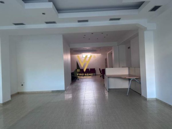 Tirane, shitet dyqan Kati 0, 116 m² 400.000 Euro (rruga e elbasanit)