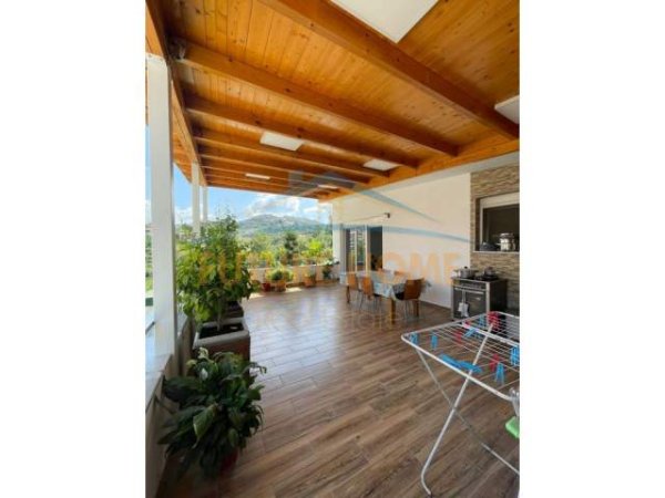 Tirane, shitet Penthouse 3+1+A+BLK Kati 4, 1.198 m² 350.000 Euro
