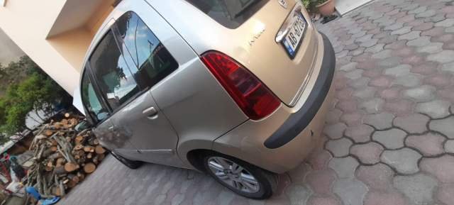 Tirane, shitet makine Lancia Musa Viti 2008, 3.500 Leke