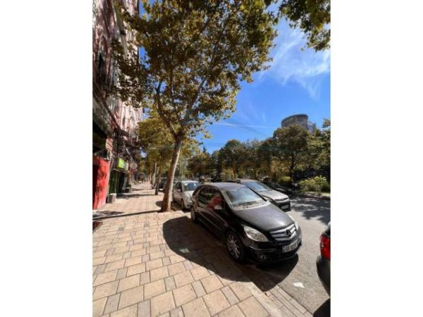 Tirane, shitet ambjent biznesi Kati 0, 38 m² 320.000 Euro (Shallvaret)