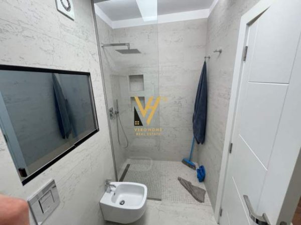 Tirane, jepet me qera apartament 2+1 Kati 6, 90 m² 900 Euro (KOMUNA E PARISIT)