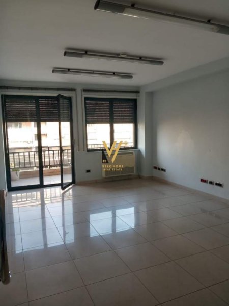 Tirane, shitet zyre Kati 1, 310 m² 700.000 Euro (KODRA E DIELLIT)