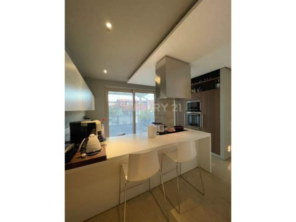 Tirane, shitet apartament 3+1+BLK Kati 8, 331 m² 510.000 Euro (kopshti botanik)