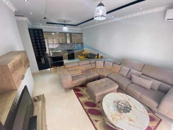 Tirane, jap me qera apartament 2+1+BLK Kati 3, 110 m² 400 Euro (Kompleksi Green City)