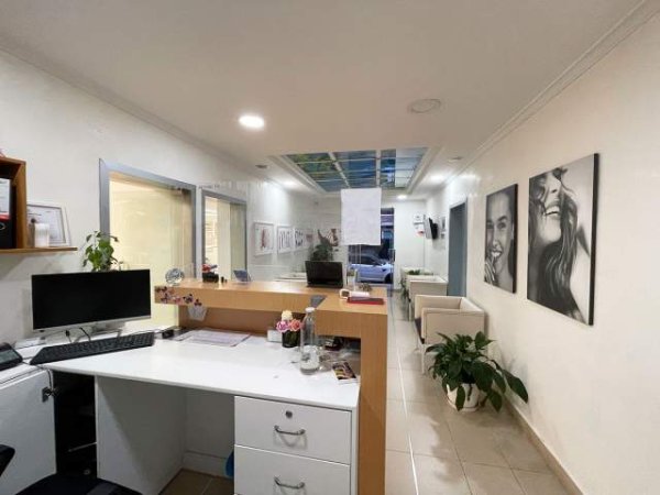 Tirane, shes dyqan Kati 0, 131 m² 540.000 Euro (RRUGA “PERLAT REXHEPI”, MBRAPA PRESIDENCES)