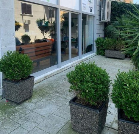 Tirane, shitet ambjent biznesi Kati 0, 50 m² 100.000 Euro (Te oxhaku)