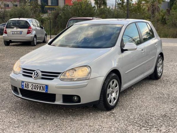 Tirane, shes makine Volkswagen Golf5 Viti 2007, 4.700 Euro