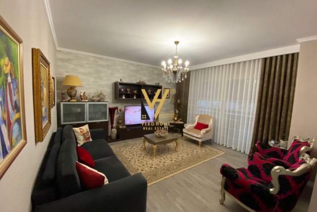 Tirane, jepet me qera apartament 2+1 Kati 8, 130 m² 1.000 Euro (rruga e barrikadave)