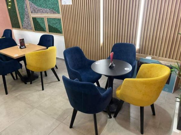 Tirane, shitet bar-kafe Kati 0, 100 m² 15.000 Euro (Rruga e Kavajes)