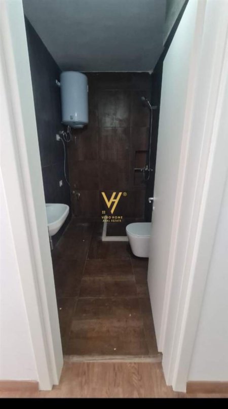 Tirane, jepet me qera apartament 2+1 Kati 3, 90 m² 440 Euro (RRUGA E DIBRES)