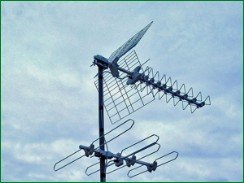 TIRANE : TEKNIK PER MONTOIMIN E ANTENAVE TELEVIZIVE TOKESORE DHE SATELITORE