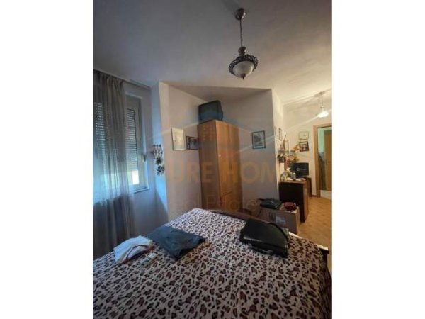 Tirane, shitet apartament 2+1 Kati 8, 105 m² 75.000 Euro (vila l)