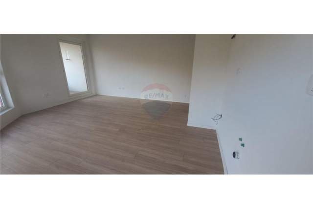 Shqiperi, shitet apartament 2+1+BLK Kati 1, 96 m² 75.000 Euro (Rruga Ali Demi)