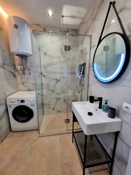 Tirane, - Restaurime, interior design